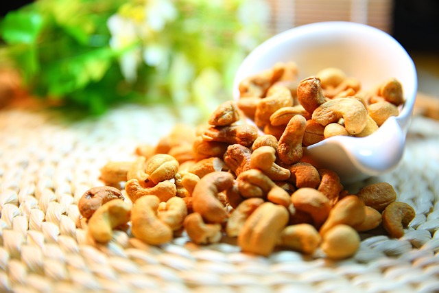 Cashew Nuts Benefits काजू के फायदे